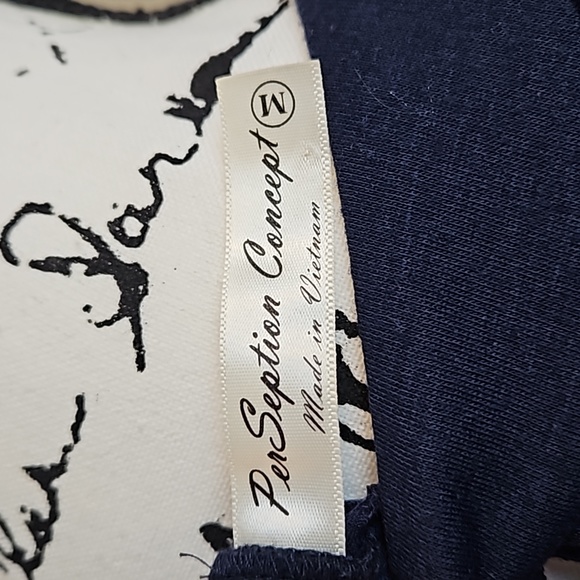 PenSeption Concept SEE-THROUGH Top with Gold chain accent, navy blue, medium - Picture 5 of 6